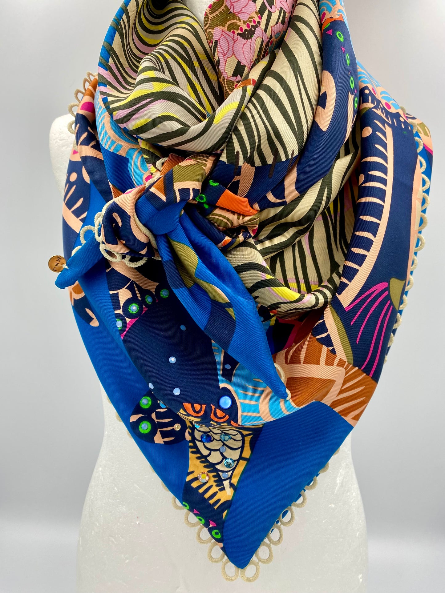 Foulard en soie bleu vif