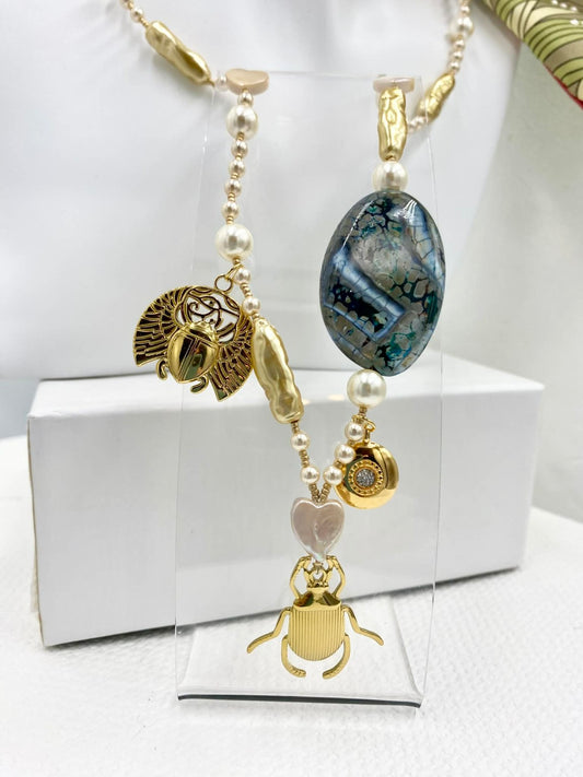 Sautoir « scarabée » agate brun/ vert.