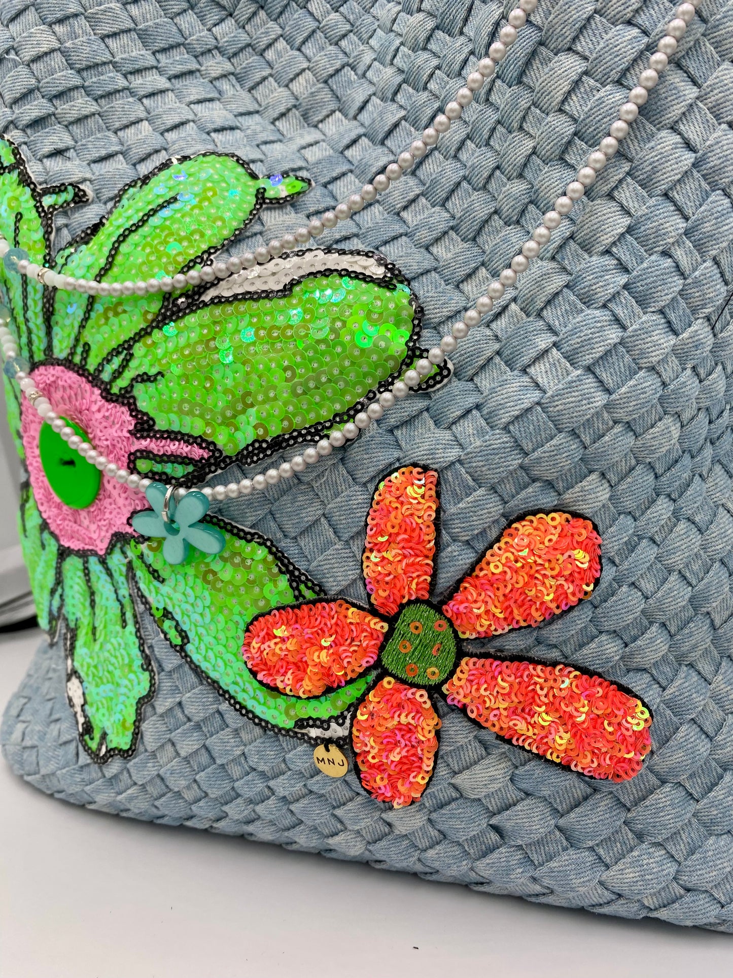 Sac Denim « marguerite verte fluo » chaînette .