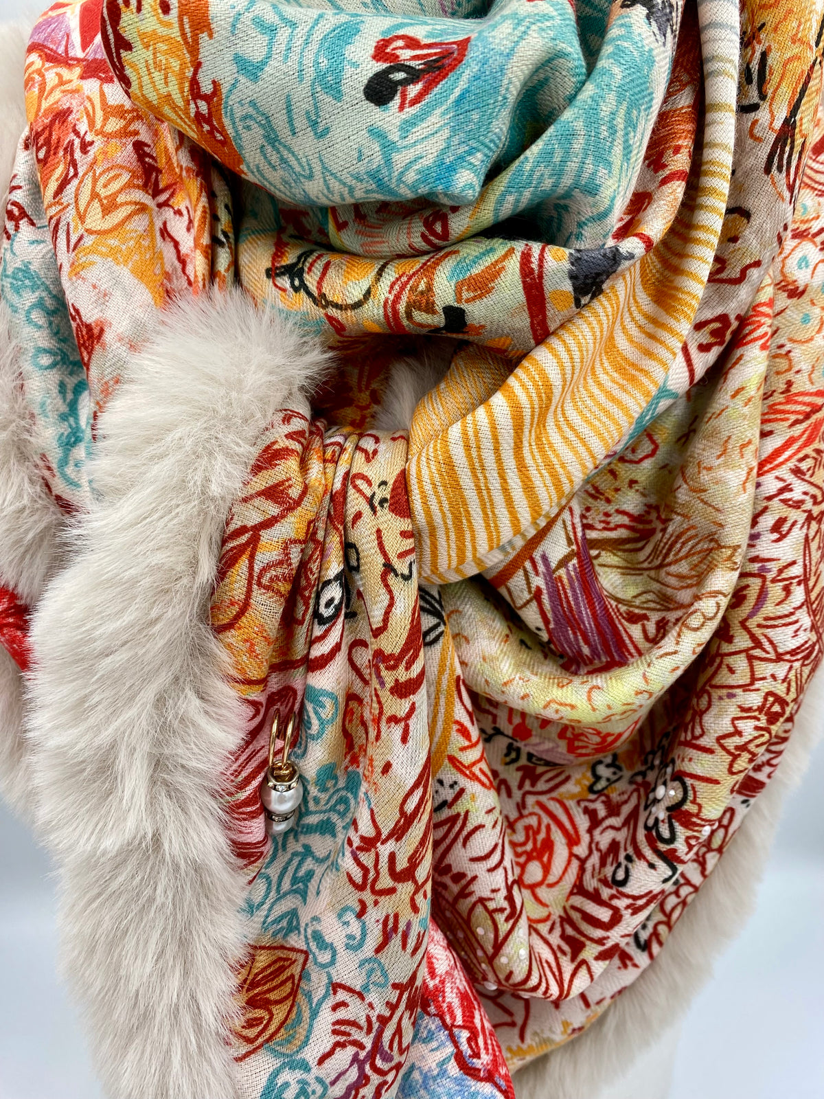 Foulard XL en cachemire /soie/fausse fourrure beige.
