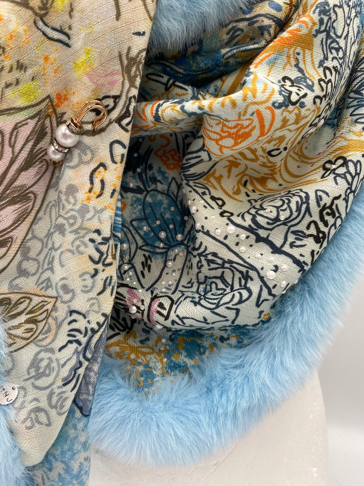 Foulard XL cachemire /soie/ fausse fourrure bleu claire