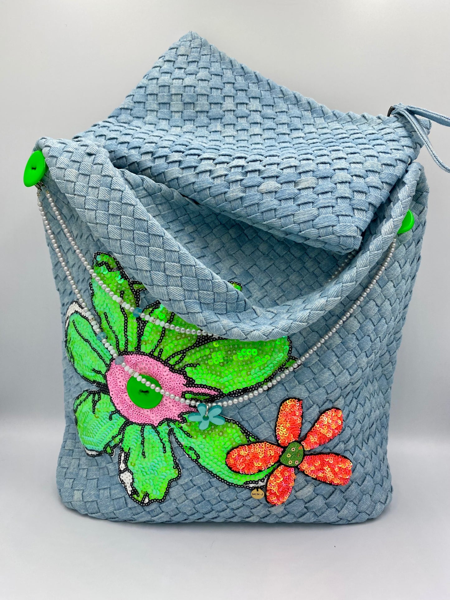 Sac Denim « marguerite verte fluo » chaînette .