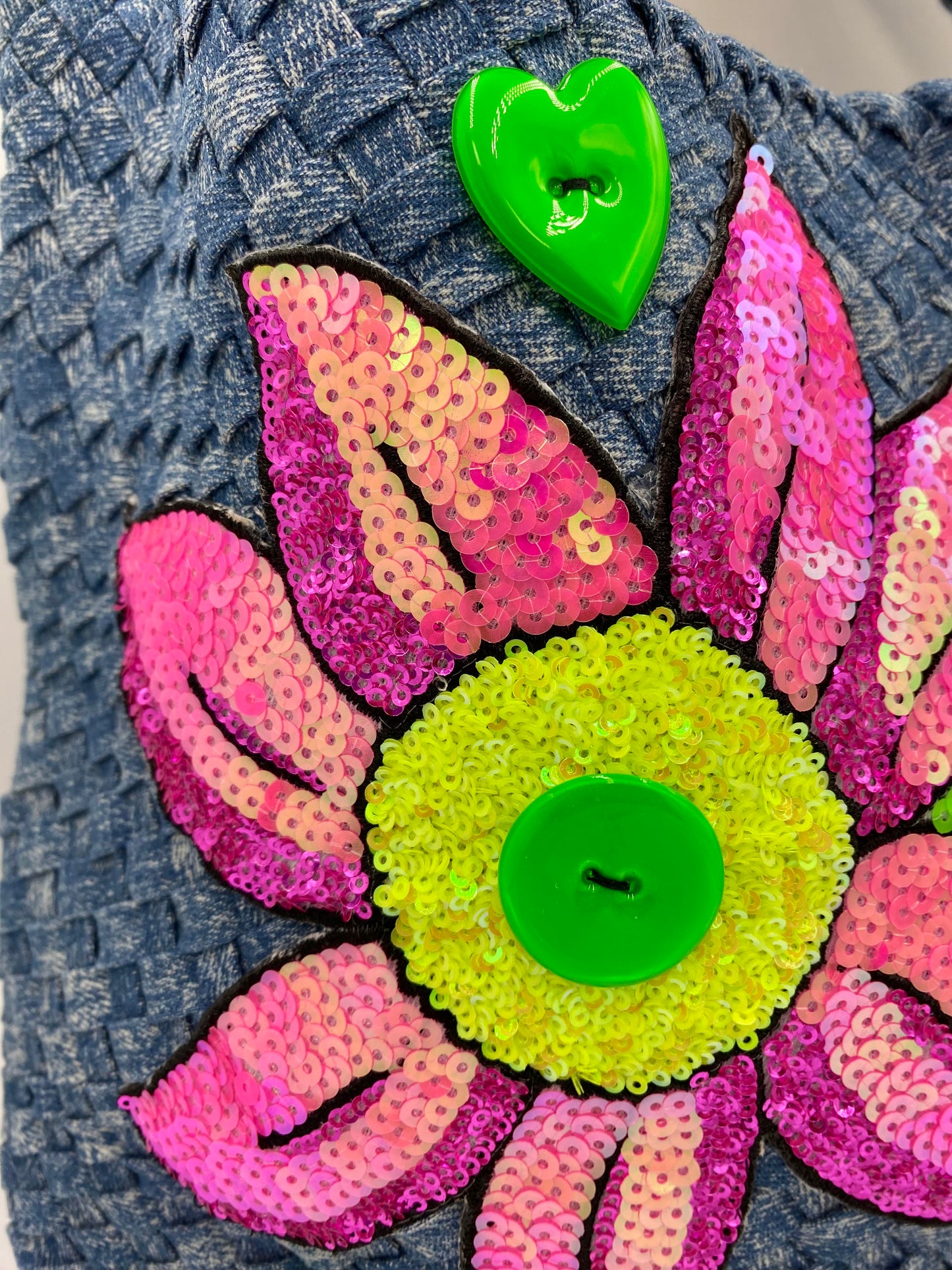 Sac en Denim «marguerite rose fluo » .